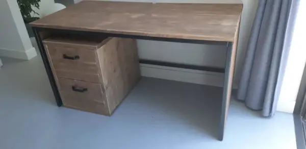 Steigerhouten bureau met stalen frame - Afbeelding 2