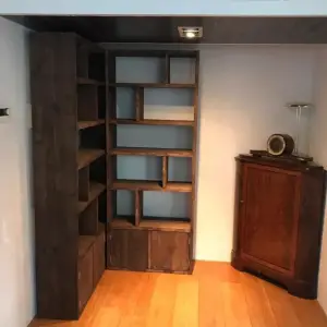 Hoekkast met deurtjes, Steigerhout