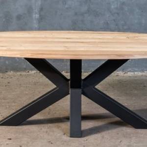 Ovalen eettafel, Industrieel eiken