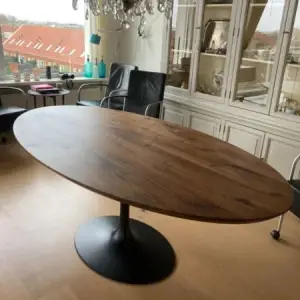 Ovale eettafel noten massief op tulip poot| olie