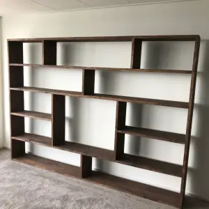 Steigerhouten Kast, Bruine Lak