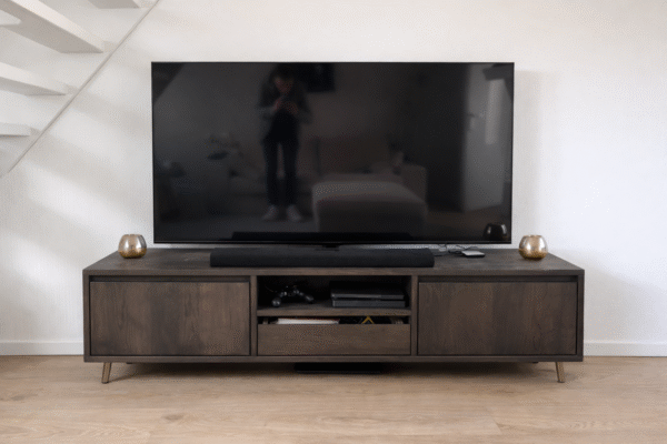 Eiken audio- tv meubel met 1 softclose lade en 2 deuren