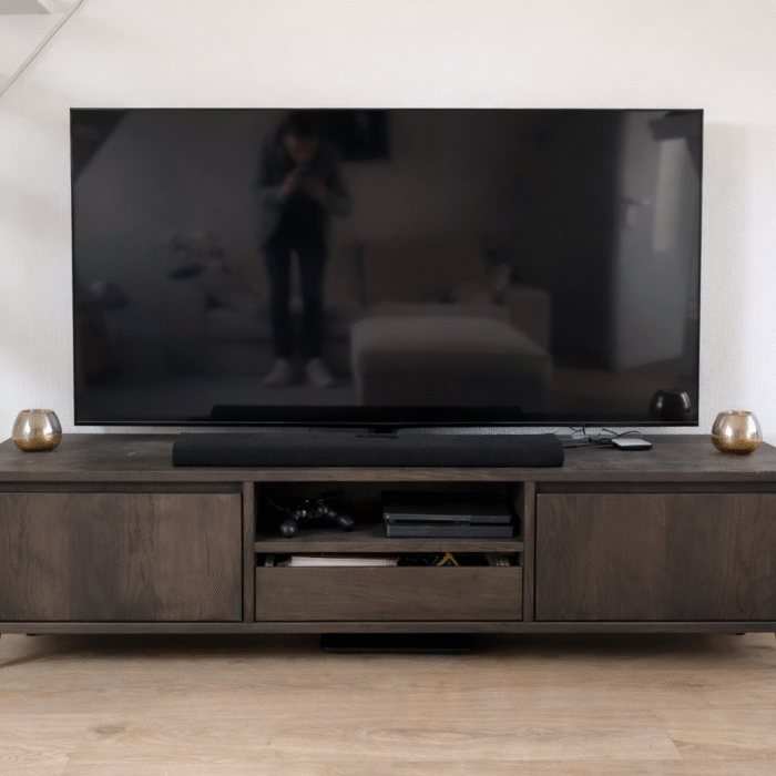 Eiken audio- tv meubel met 1 softclose lade en 2 deuren