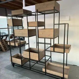 Verrijdbare stalen kast / roomdivider met plantenbakjes