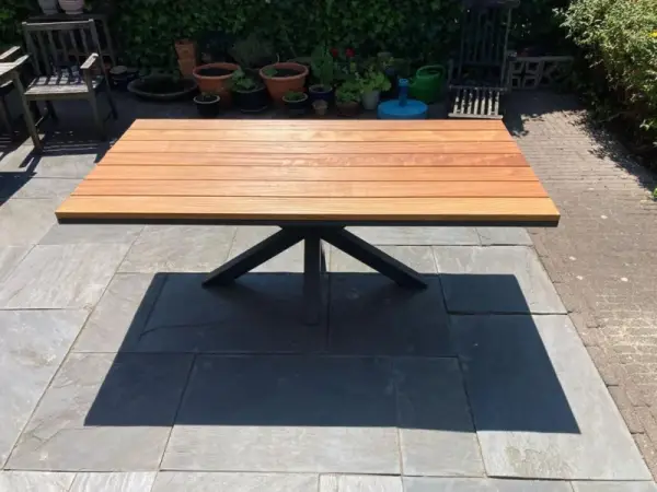 Tuintafel Tali hardhout op stalen frame + stalen matrixpoot - Afbeelding 3