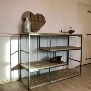 Stalen kast met Steigerhouten inleg