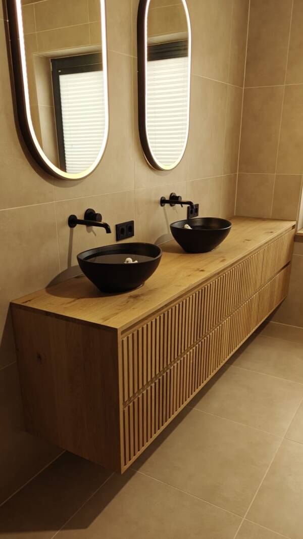 Eiken badkamermeubel met 6 ribbelfront lades