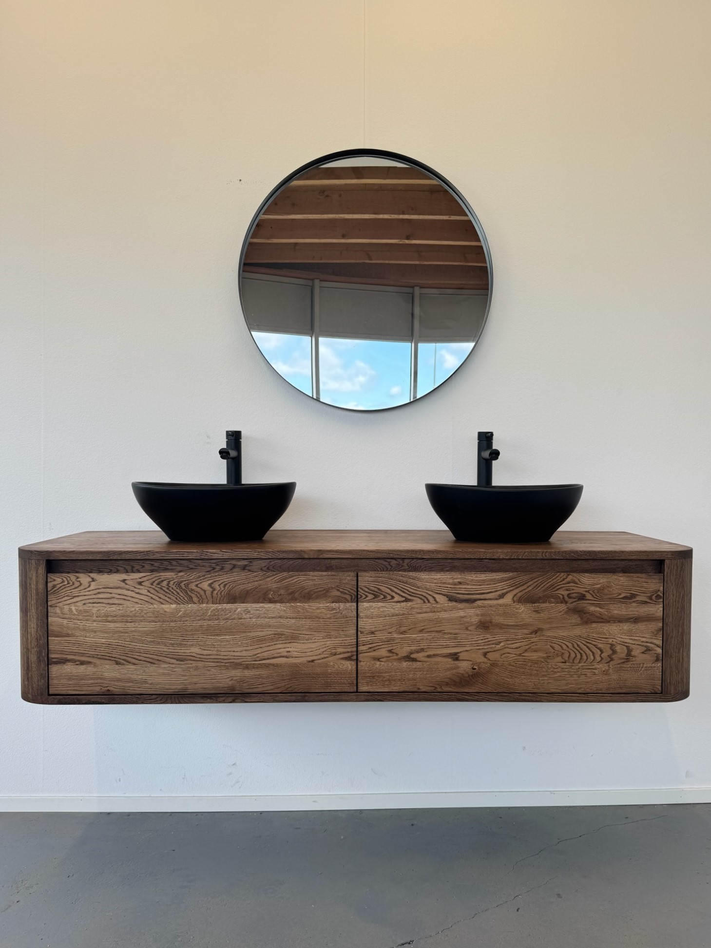 Wastafelmeubel van Eikenhout met ronde hoeken 2 lades - Afbeelding 2