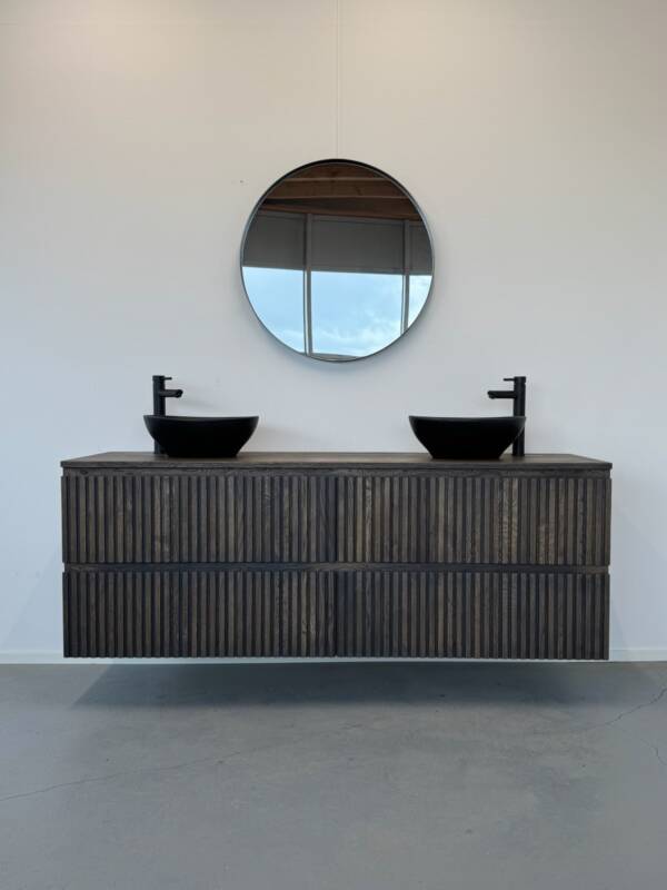 Badmeubel van massief eiken met 4 ribbelfront lades | Soest