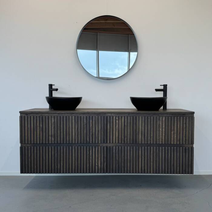 Badmeubel van massief eiken met 4 ribbelfront lades | Soest