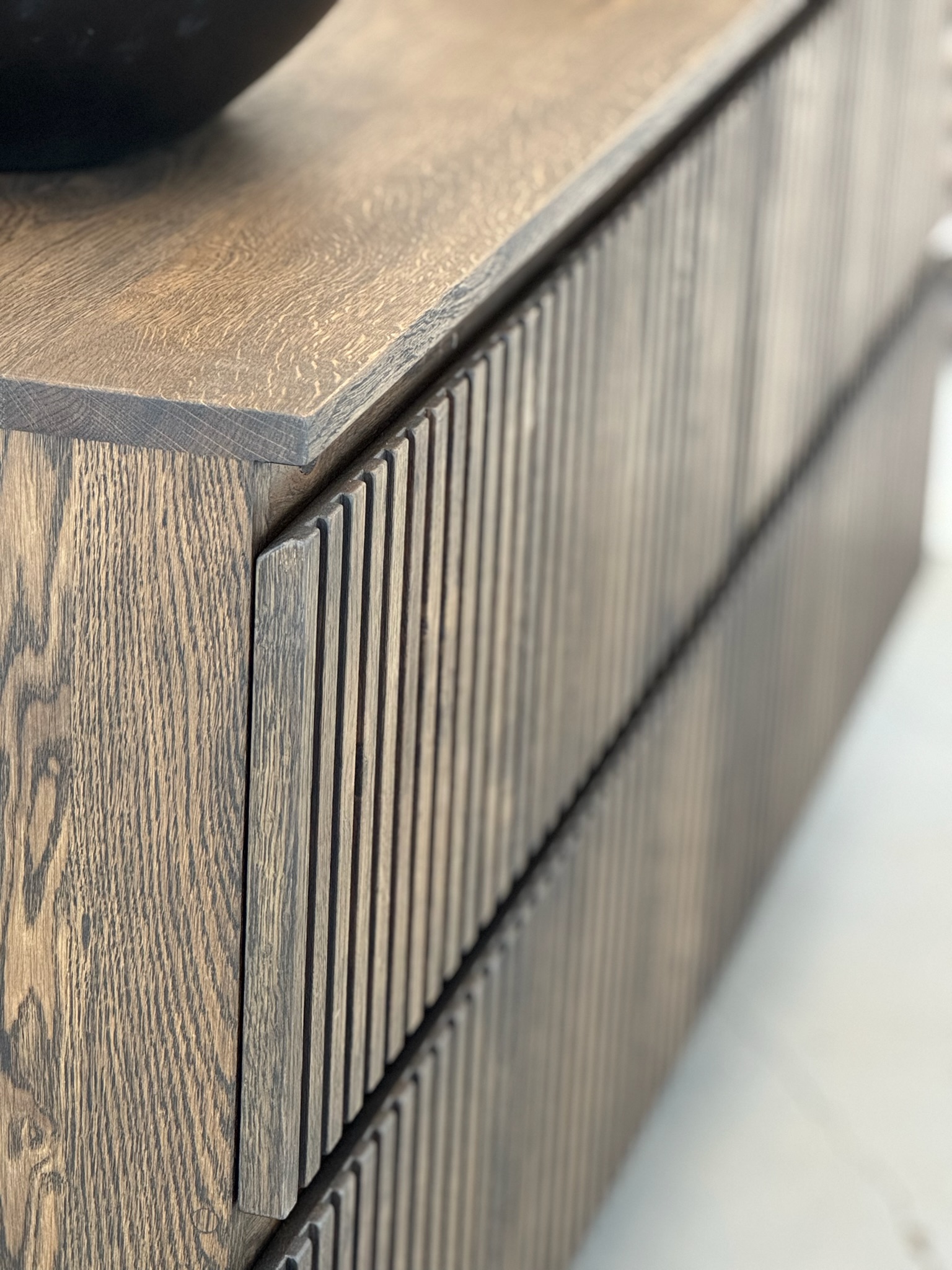 Badmeubel van massief eiken met 4 ribbelfront lades | Soest - Afbeelding 6