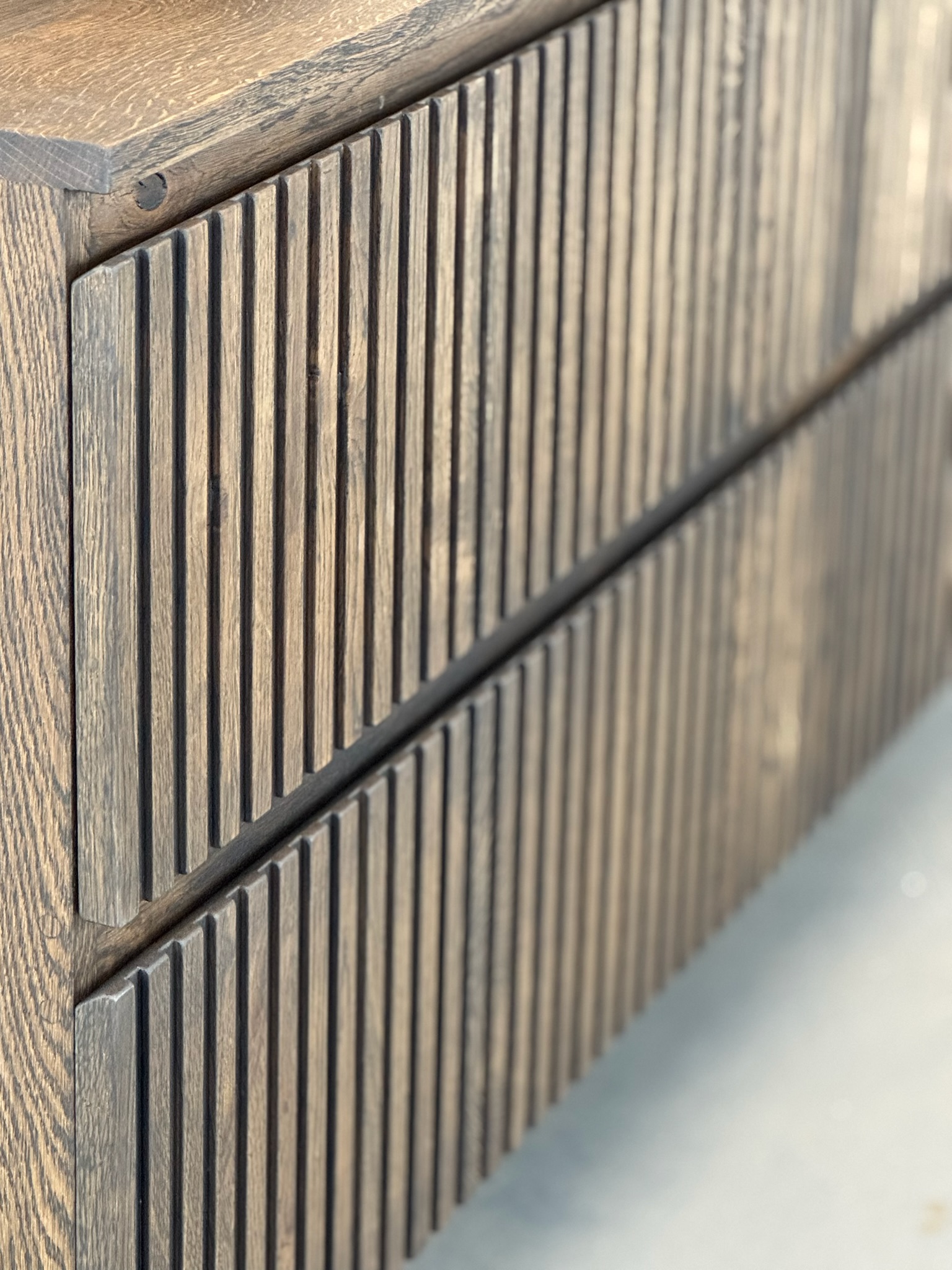 Badmeubel van massief eiken met 4 ribbelfront lades | Soest - Afbeelding 7