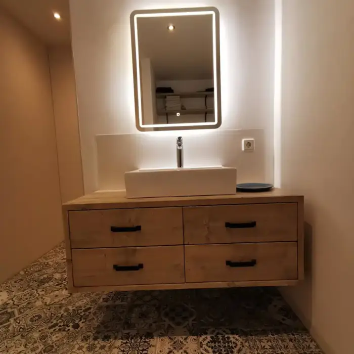 Zwevend badkamermeubel 4 laden met zwarte greepjes | Haarlem